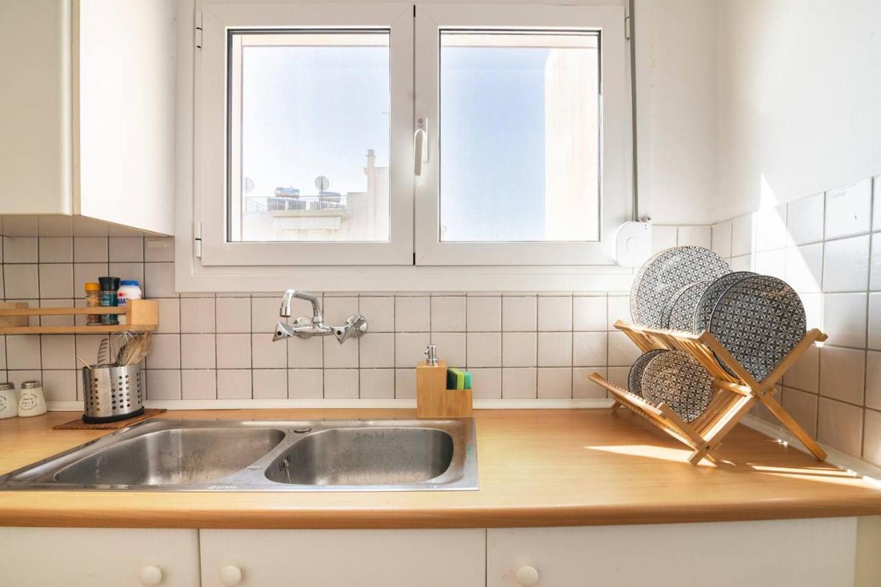 Top Floor Apartment At Petrolona With Big Balcony Athen Exterior foto