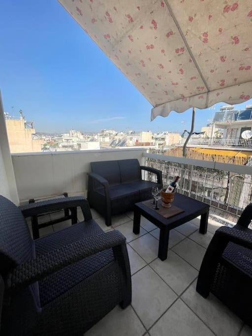 Top Floor Apartment At Petrolona With Big Balcony Athen Exterior foto