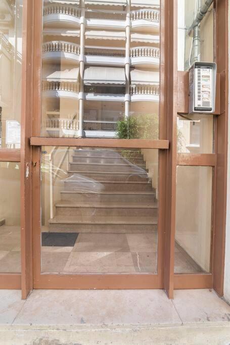 Top Floor Apartment At Petrolona With Big Balcony Athen Exterior foto
