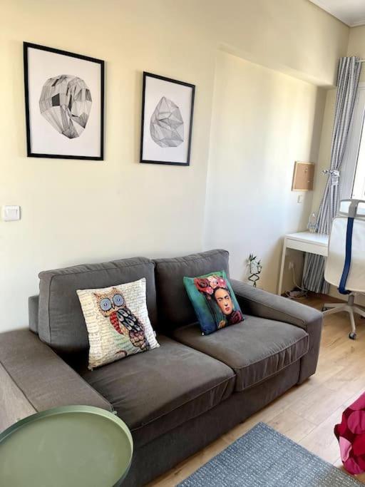 Top Floor Apartment At Petrolona With Big Balcony Athen Exterior foto