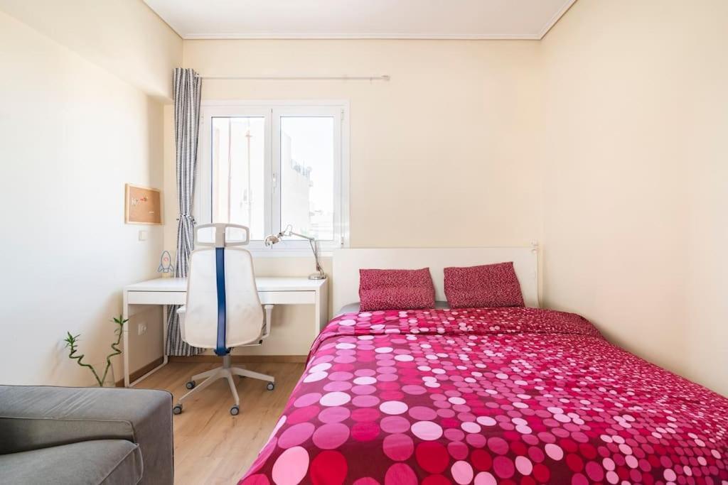 Top Floor Apartment At Petrolona With Big Balcony Athen Exterior foto