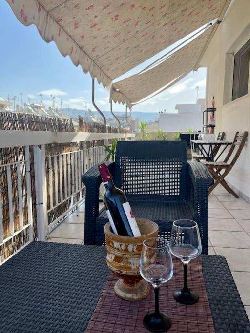 Top Floor Apartment At Petrolona With Big Balcony Athen Exterior foto