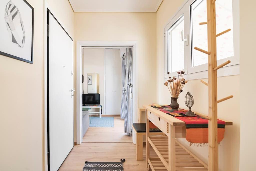 Top Floor Apartment At Petrolona With Big Balcony Athen Exterior foto