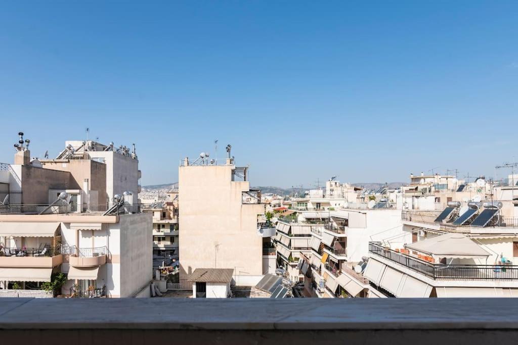 Top Floor Apartment At Petrolona With Big Balcony Athen Exterior foto